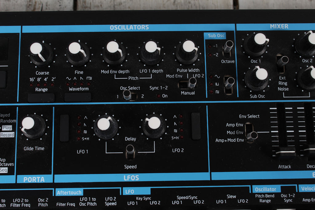 Novation Bass Station II Analog Synthesizer 25 Key Synthesizer with Gig Bag