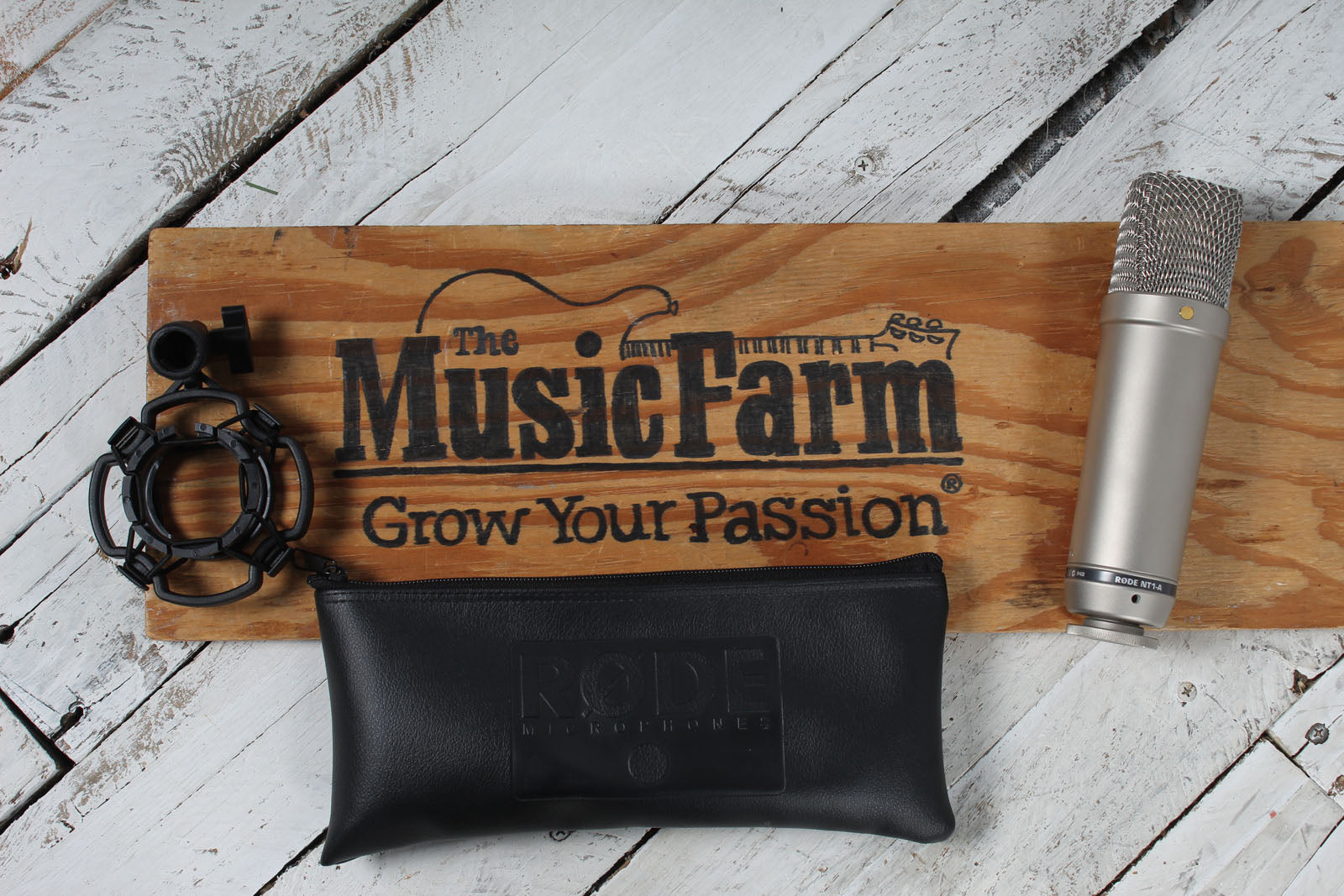 Rode NT1-A  Large Diaphragm Condenser Microphone with Bag Secondary image