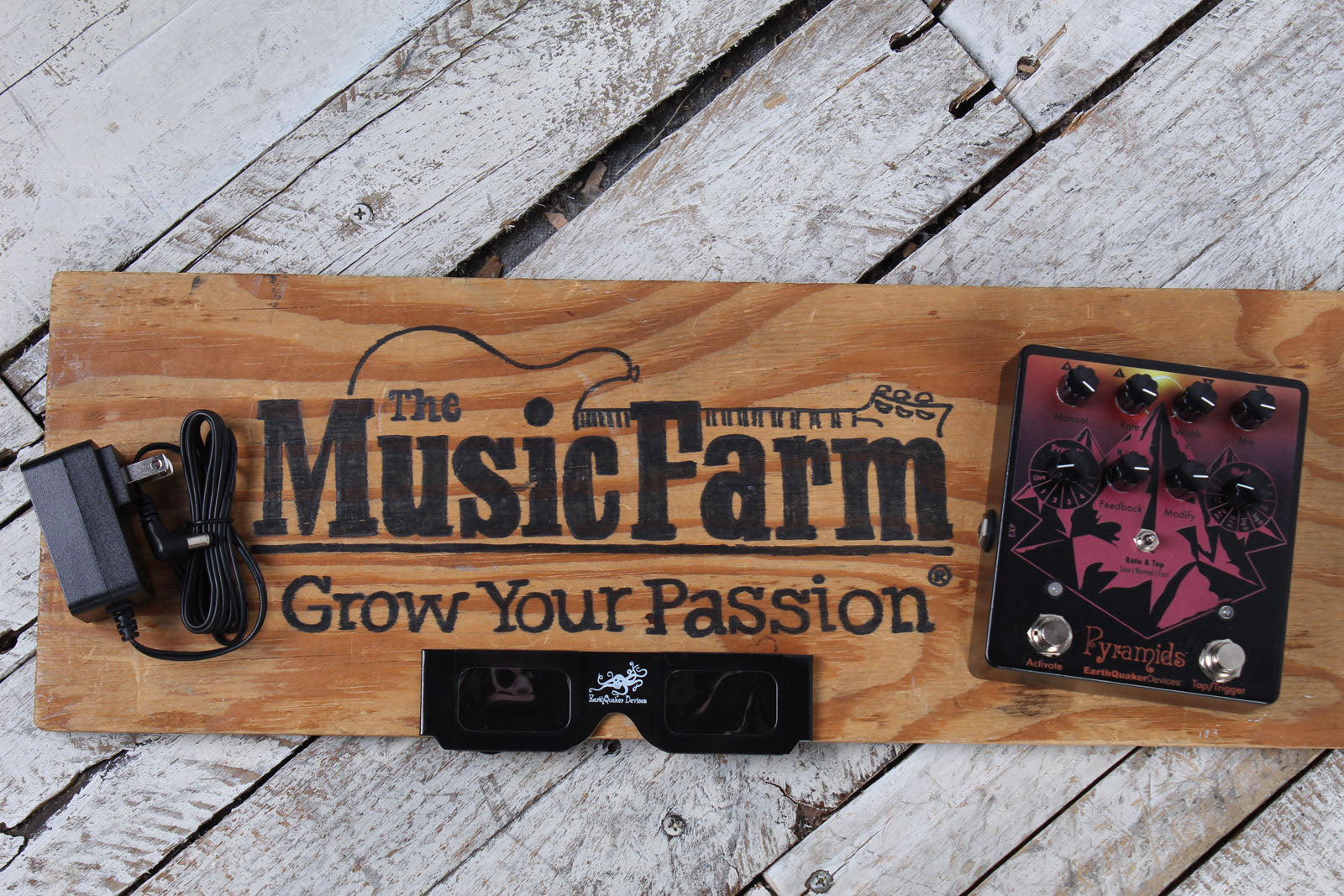 EarthQuaker Pyramids Stereo Solar Eclipse Flanger Electric Guitar Effects Pedal