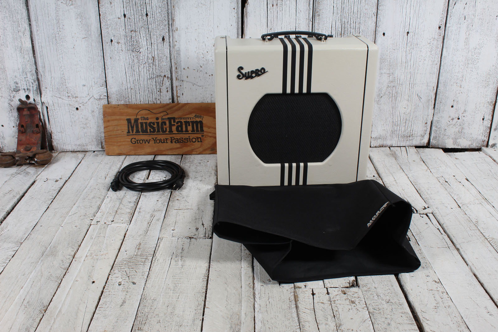 Supro Delta King 12 Electric Guitar Amplifier 15 Watt 1x12 Combo Amp with Cover Secondary image