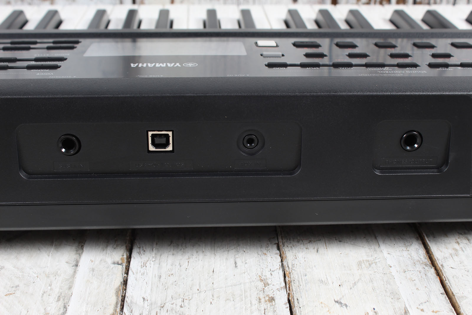 Yamaha PSR-EW320 Keyboard 76 Key Portable Keyboard with Power Supply