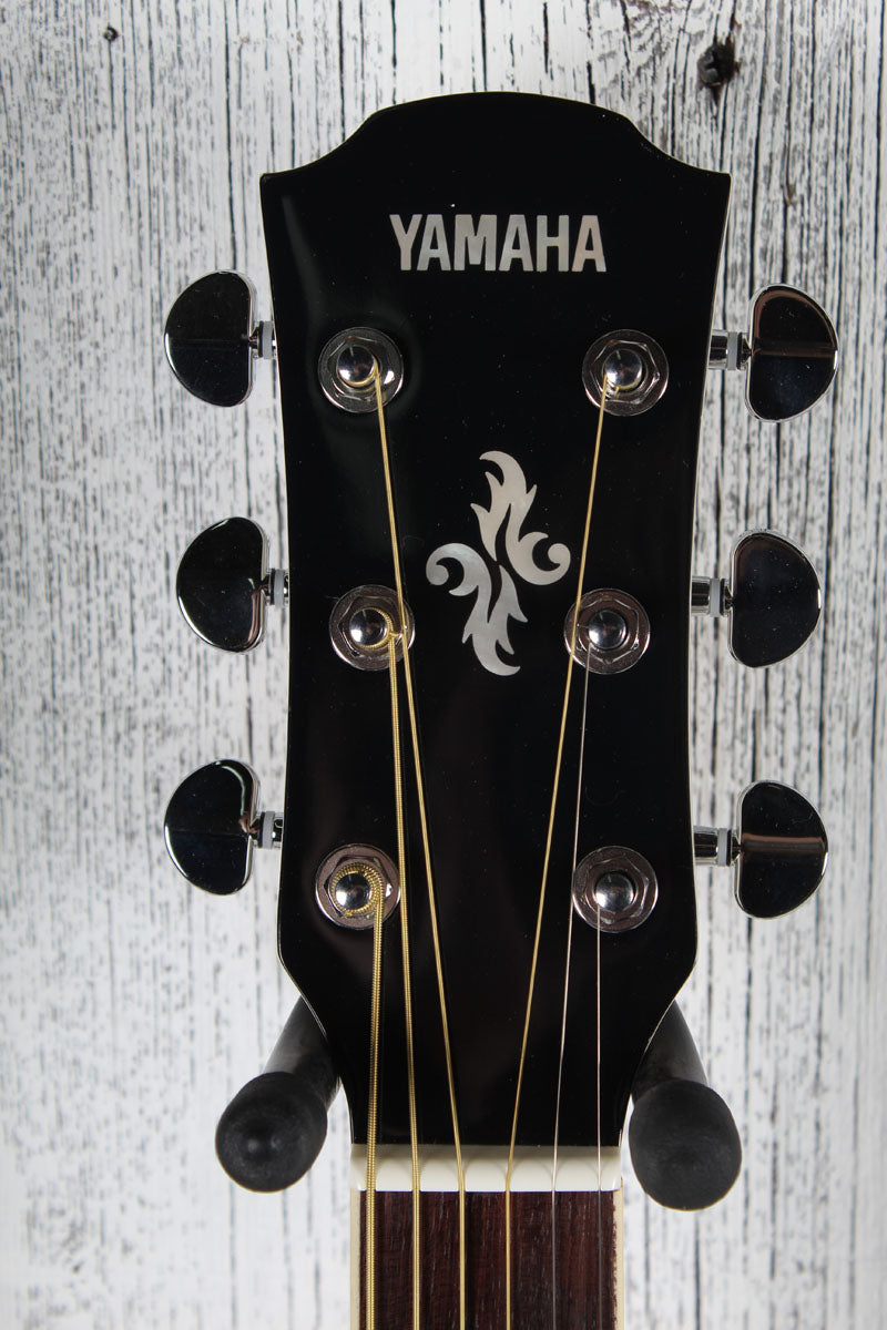 Yamaha APX600 Thinline Cutaway Acoustic Electric Guitar Vintage White Finish