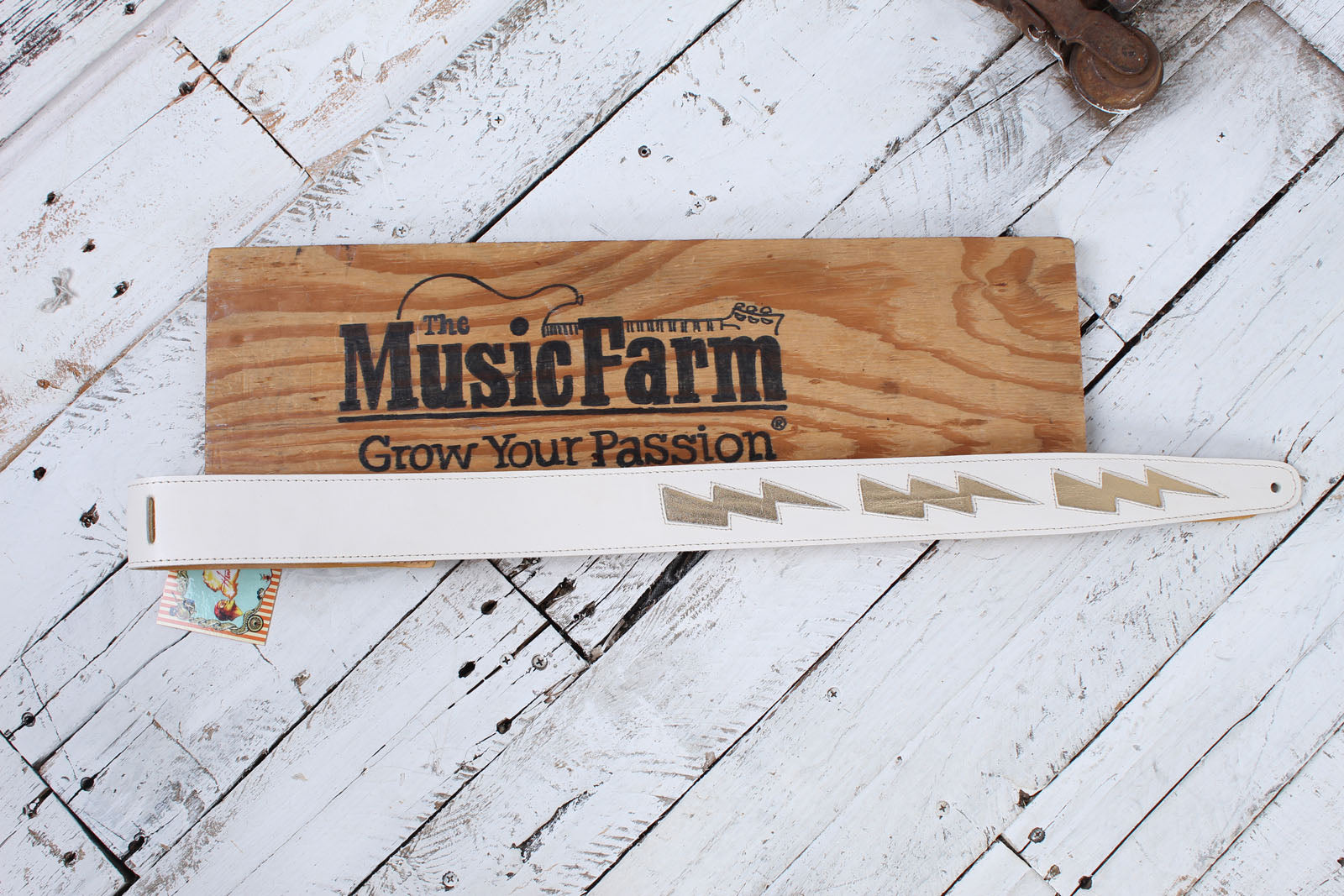 Henry Heller Bone Color Capri Leather Guitar Strap with Gold Leather Bolts