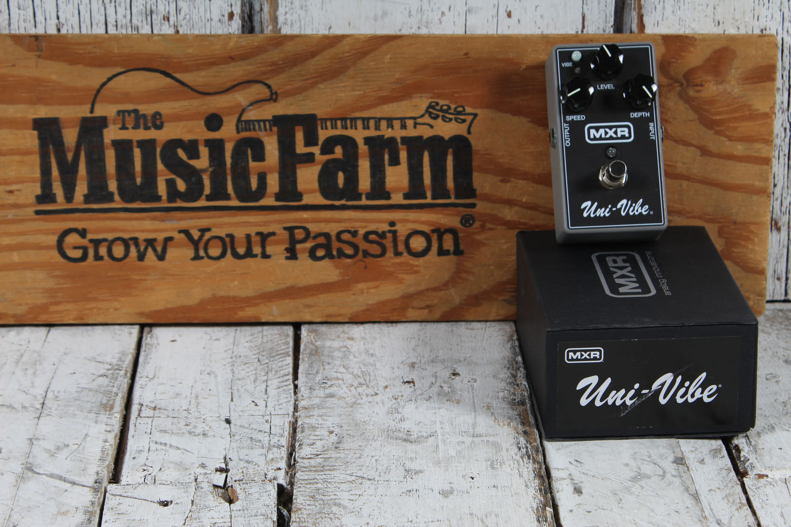 MXR M68 Uni-Vibe Chorus/Vibrato Pedal Electric Guitar Effects Pedal Secondary image