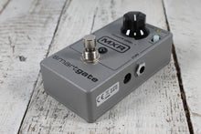 Load image into Gallery viewer, MXR M135 Smart Gate Pedal Noise Gate Effects Pedal for Electric Guitar or Bass