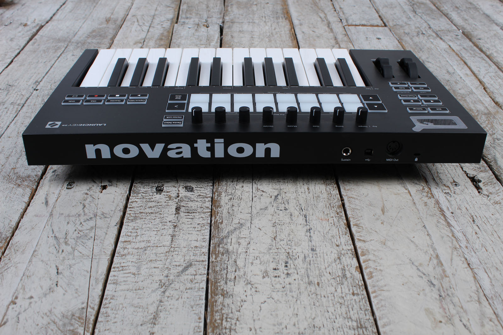 Novation Launchkey 25 MIDI Keyboard Controller 25 Key Keyboard