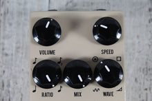 Load image into Gallery viewer, JHS Kodiak Tremolo Pedal Electric Guitar Tremolo Effects Pedal with Tap Tempo