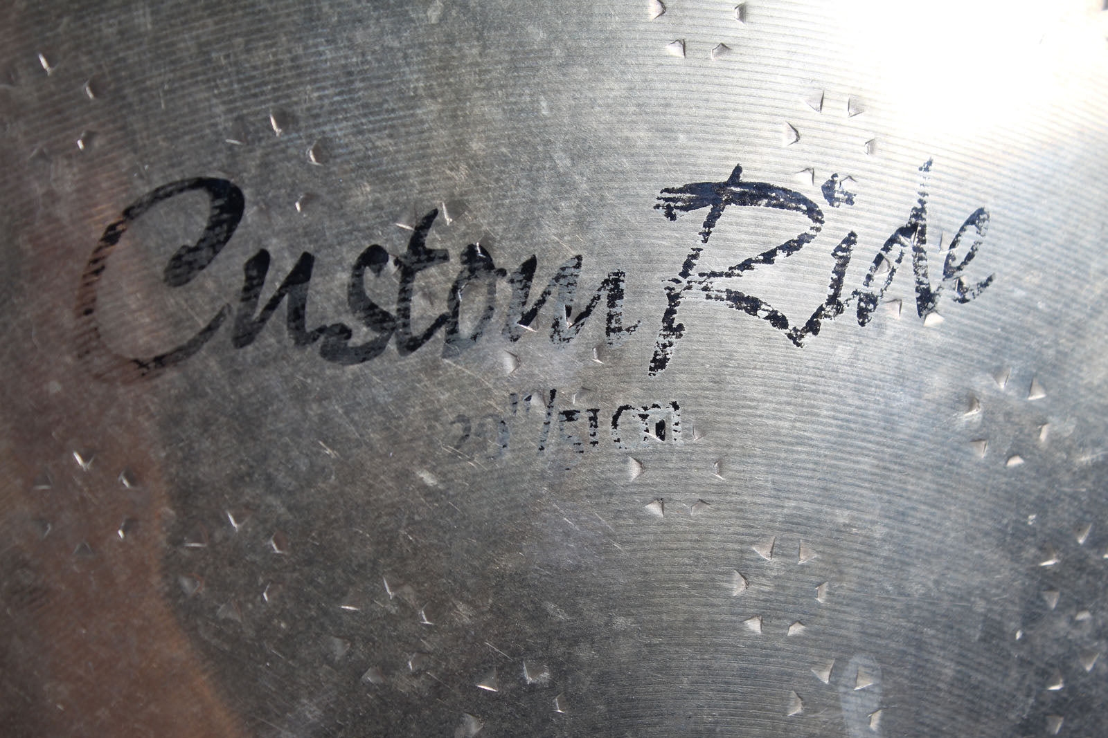 Zildjian Custom Ride Drum Cymbal 20 Inch Ride Cymbal and Cymbal Bag