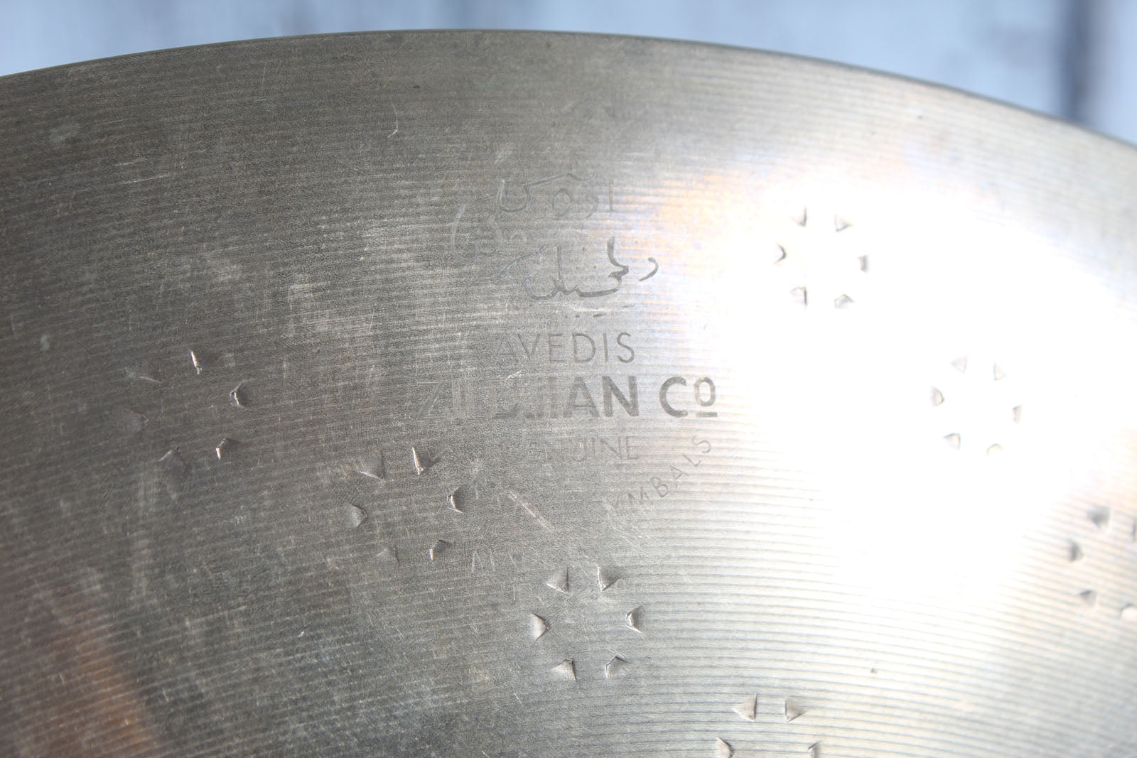 Zildjian Custom Ride Drum Cymbal 20 Inch Ride Cymbal and Cymbal Bag