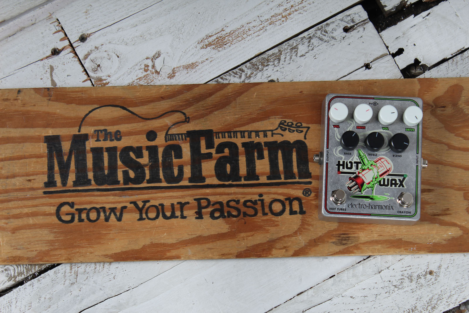 Electro Harmonix Hot Wax Dual Overdrive Electric and Bass Guitar Effects Pedal Secondary image