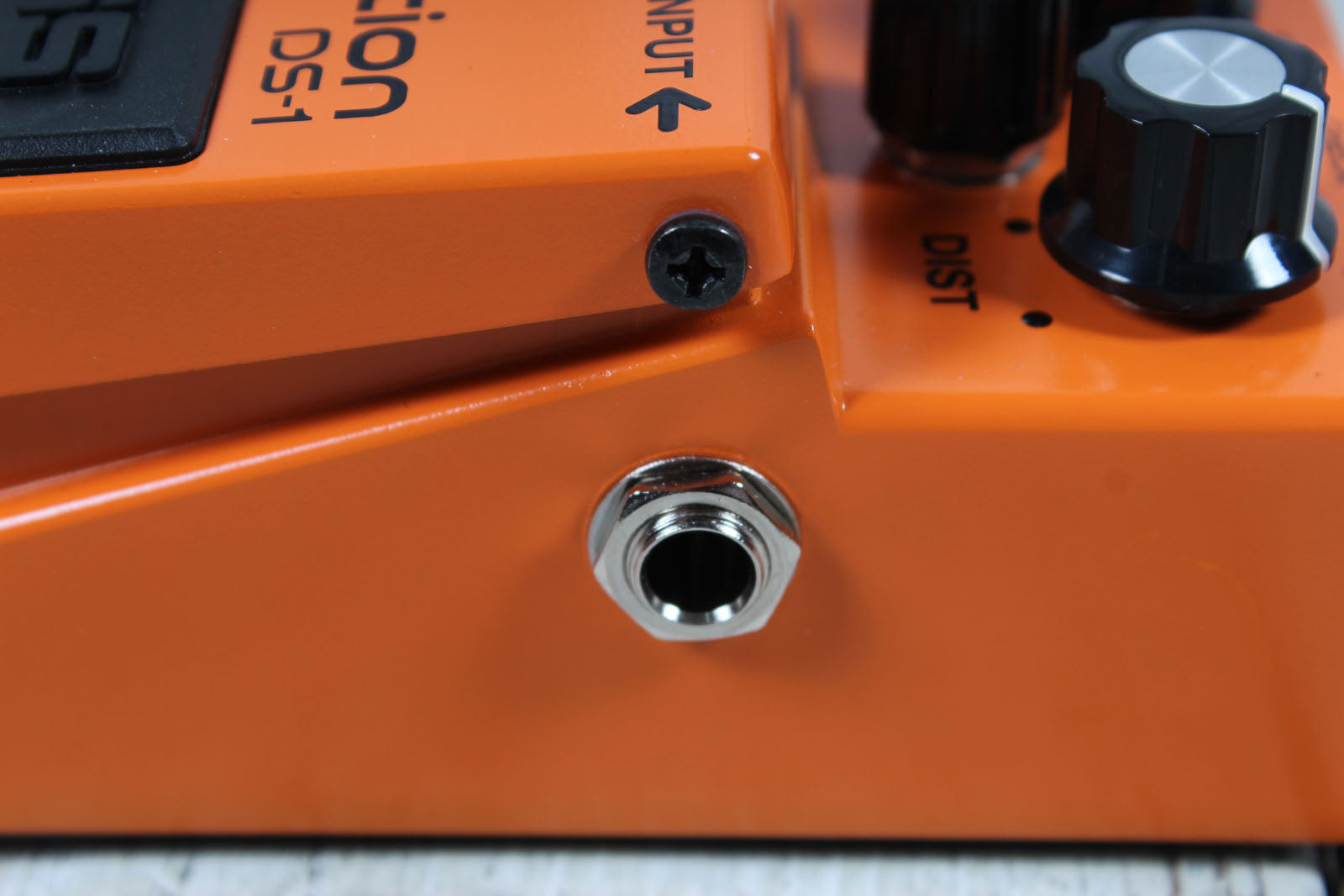 Boss DS-1 Distortion Effects Pedal Electric Guitar and Keyboard Effects Pedal