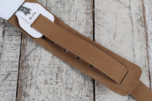 Load image into Gallery viewer, Levy&#39;s M26PD-WHT_WHT 3 Inch Wide Top Grain Leather Guitar Straps White