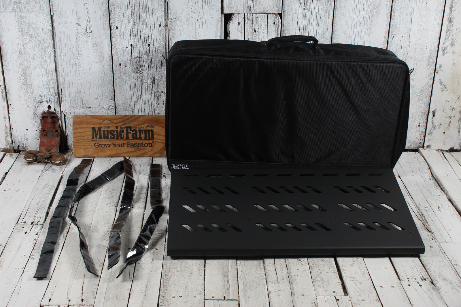 Gator GPB-XBAK-1 Extra Large Aluminum Guitar Effects Pedal Board with Carry Bag