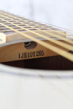 Load image into Gallery viewer, Yamaha Thinline Cutaway Acoustic Electric Guitar Vintage White Finish APX600 VW