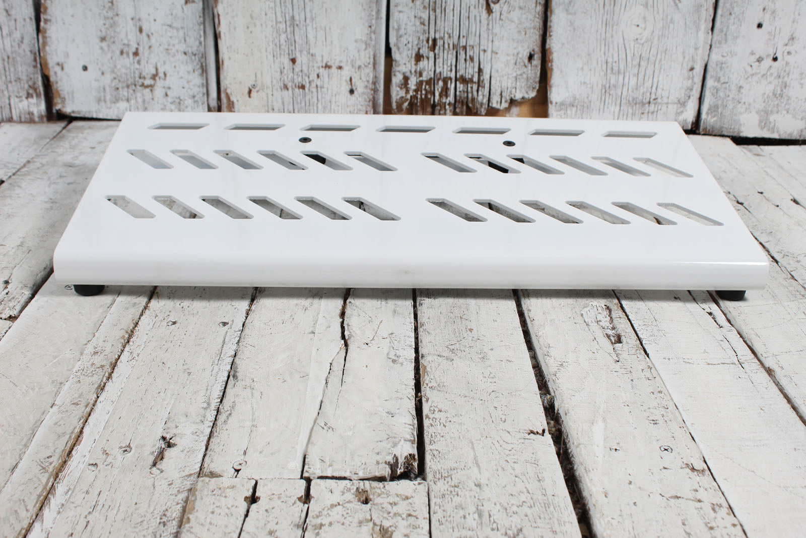 Gator GPB-BAK-WH  Large Aluminum Guitar Effects Pedal Board with Carry Bag White