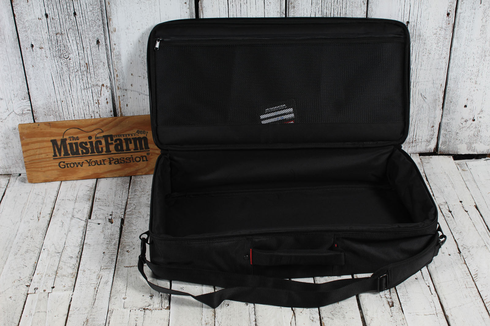 Gator GPB BAK 1 Large Aluminum Guitar Effects Pedal Board with Carry Bag Black