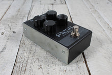 Load image into Gallery viewer, TC Electronic Fangs Distortion Pedal Electric Guitar Distortion Effects Pedal