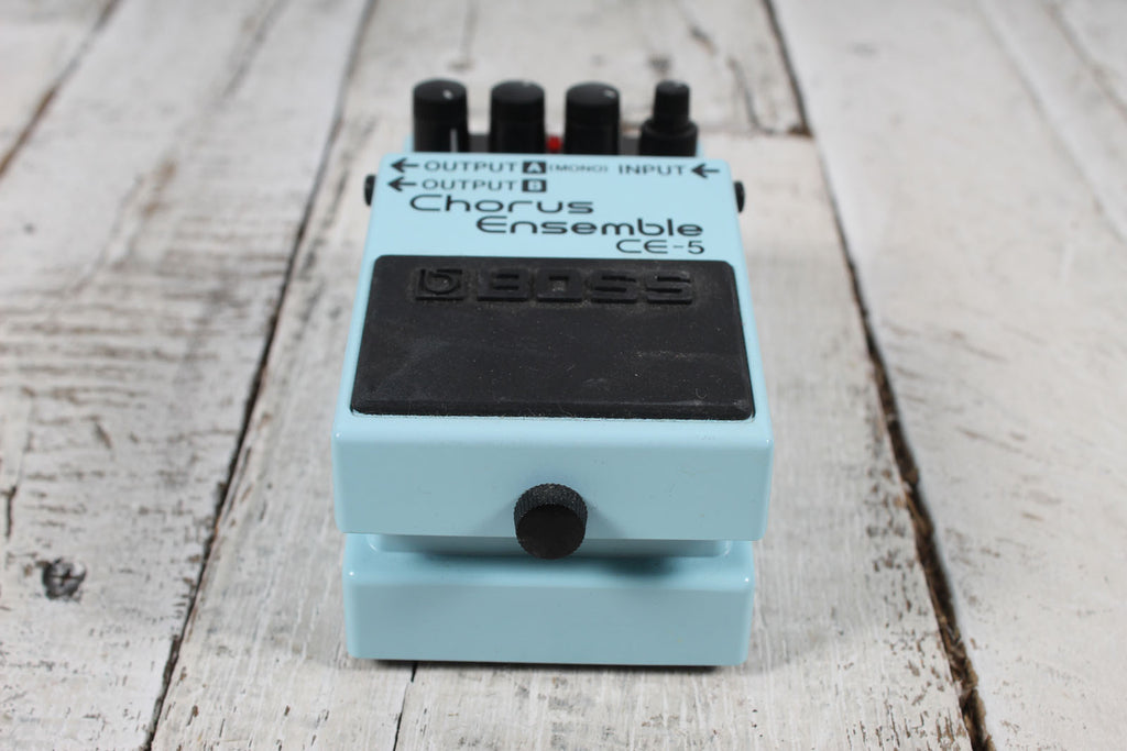 Boss CE-5 Stereo Chorus Ensemble Effects Pedal Electric Guitar Effects Pedal