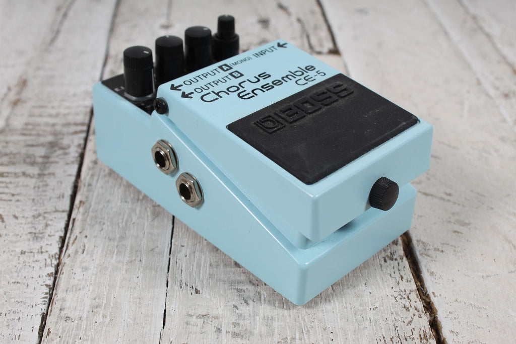 Boss CE-5 Stereo Chorus Ensemble Effects Pedal Electric Guitar Effects Pedal
