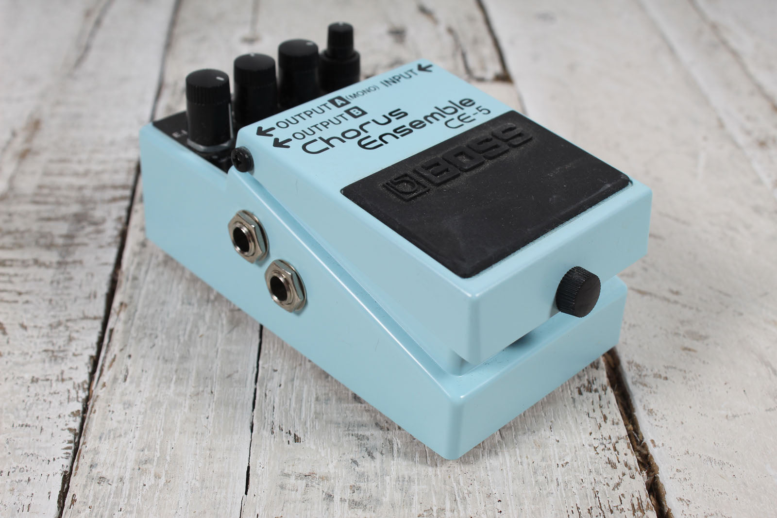 Boss CE-5 Stereo Chorus Ensemble Effects Pedal Electric Guitar Effects Pedal