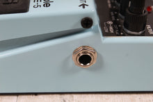 Load image into Gallery viewer, Boss CE-5 Stereo Chorus Ensemble Effects Pedal Electric Guitar Effects Pedal