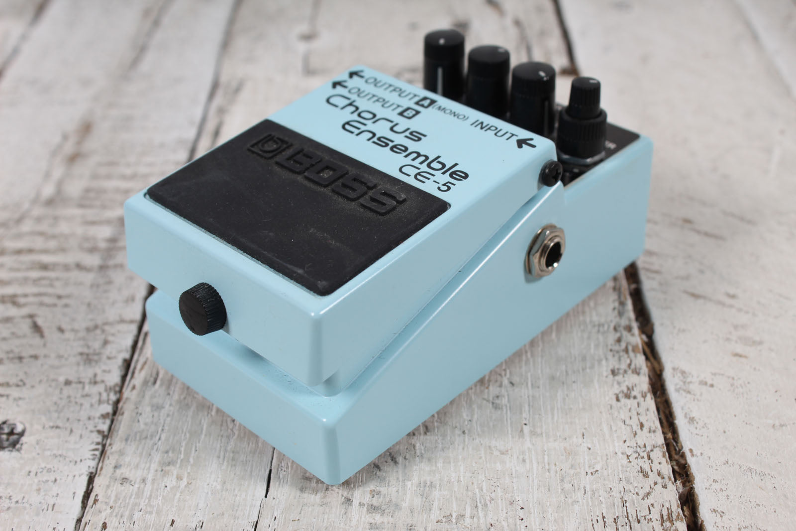 Boss CE-5 Stereo Chorus Ensemble Effects Pedal Electric Guitar Effects Pedal