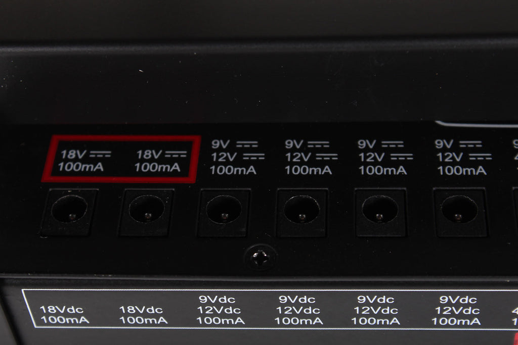 Pedaltrain Classic 1 with 1 Spot Pro CS12 Power Supply and Cables