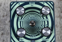 Load image into Gallery viewer, EarthQuaker Silos Multi-Generational Time Reflection Guitar Delay Effects Pedal