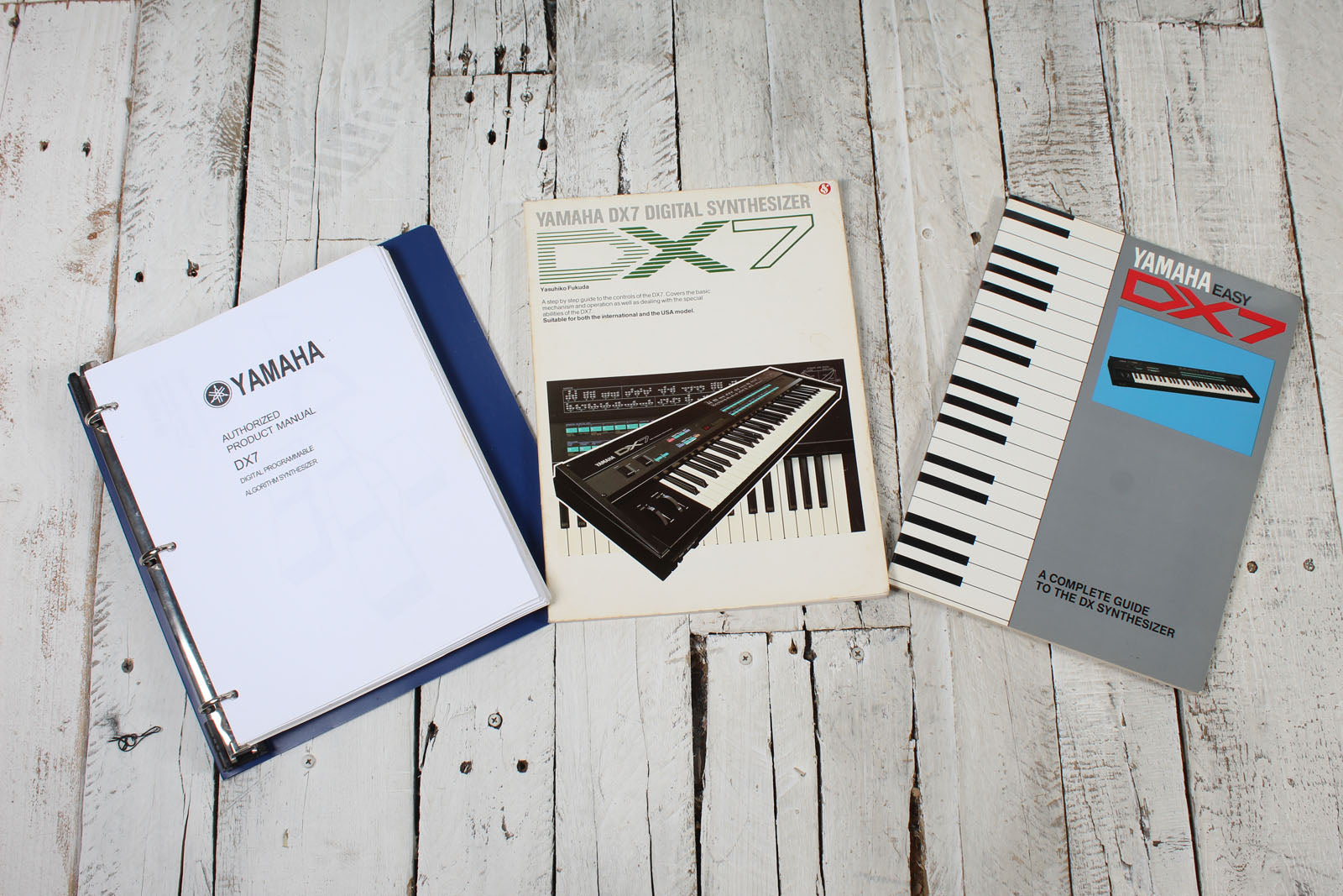 Yamaha Vintage 1980s DX7 Digital Synthesizer 61 Key Keyboard with Case & Manuals