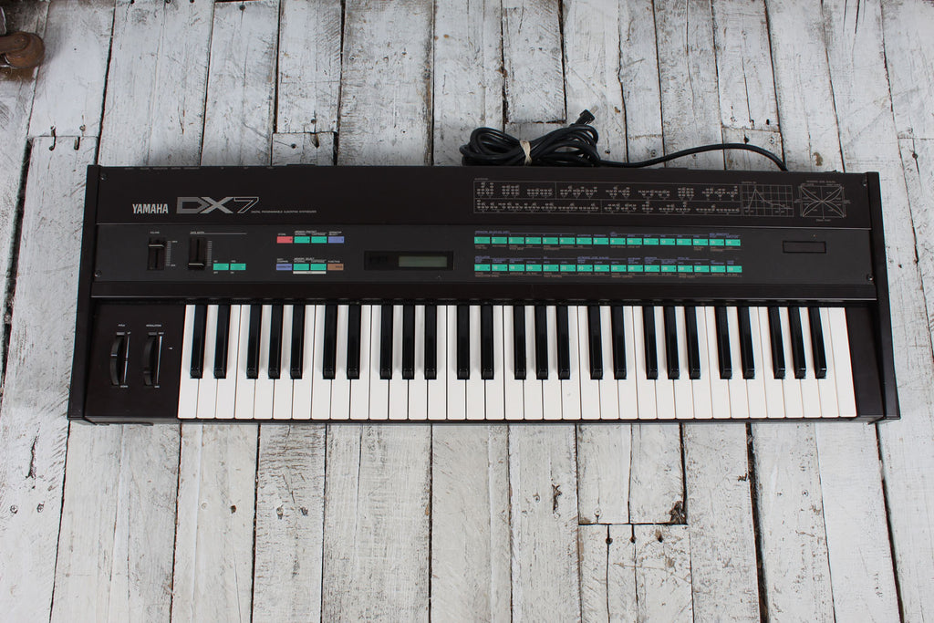 Yamaha Vintage 1980s DX7 Digital Synthesizer 61 Key Keyboard with Case & Manuals