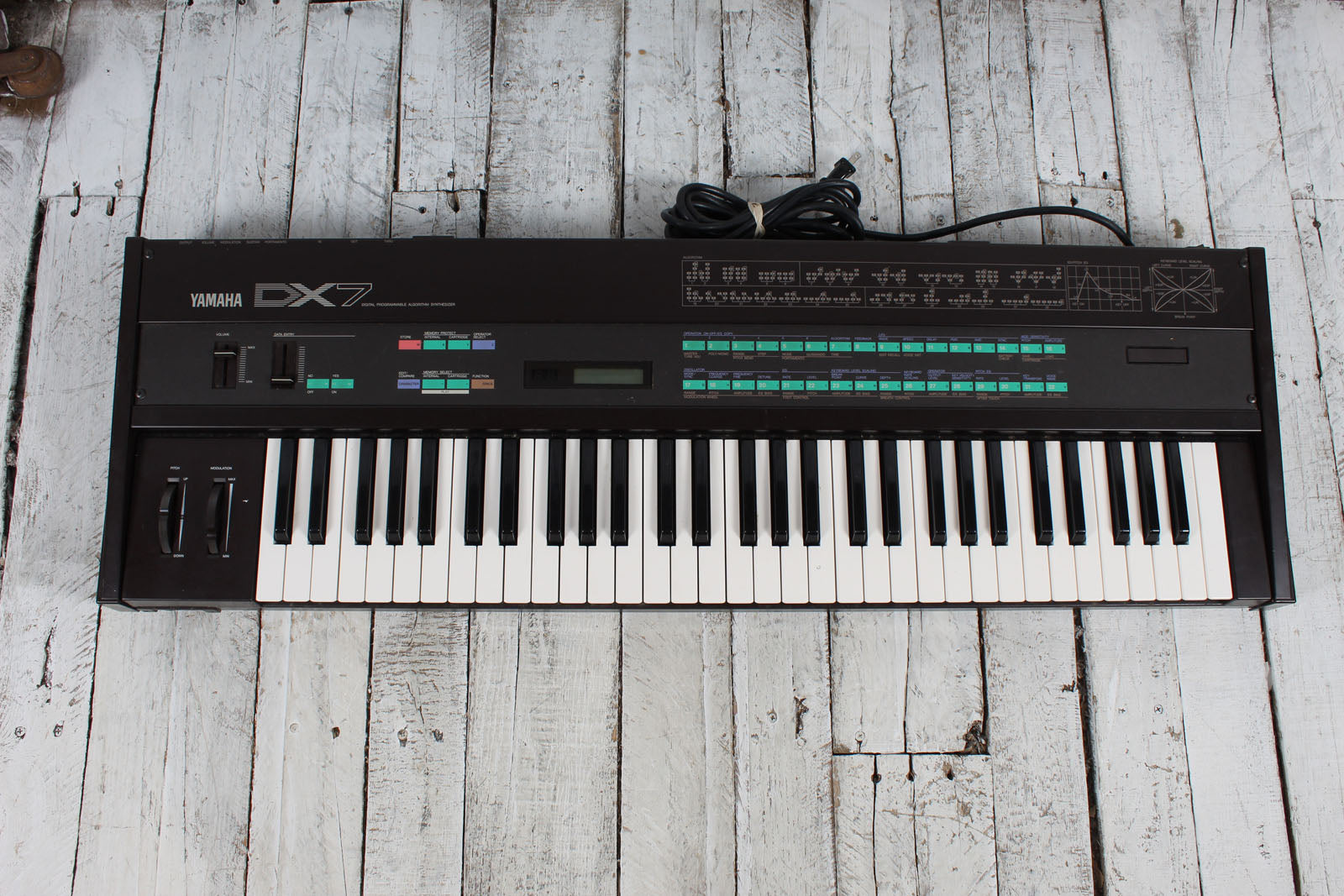 Yamaha Vintage 1980s DX7 Digital Synthesizer 61 Key Keyboard with Case & Manuals