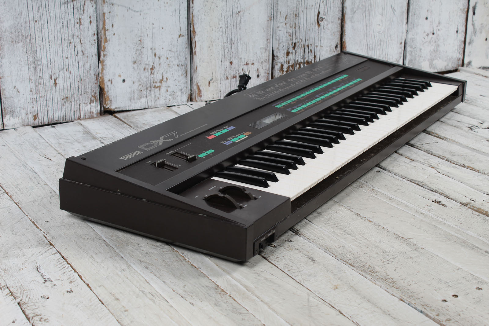 Yamaha Vintage 1980s DX7 Digital Synthesizer 61 Key Keyboard with Case & Manuals