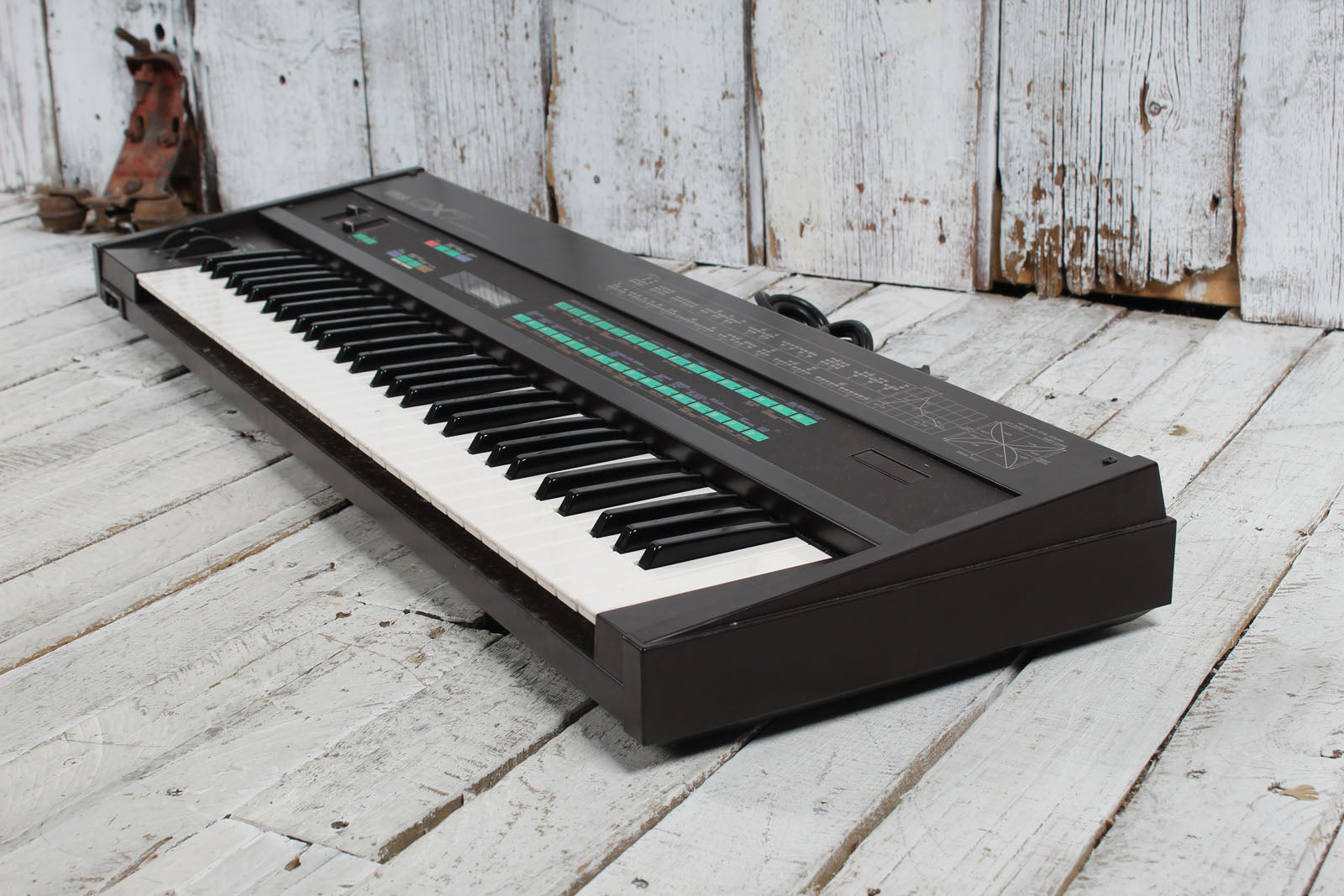 Yamaha Vintage 1980s DX7 Digital Synthesizer 61 Key Keyboard with Case & Manuals