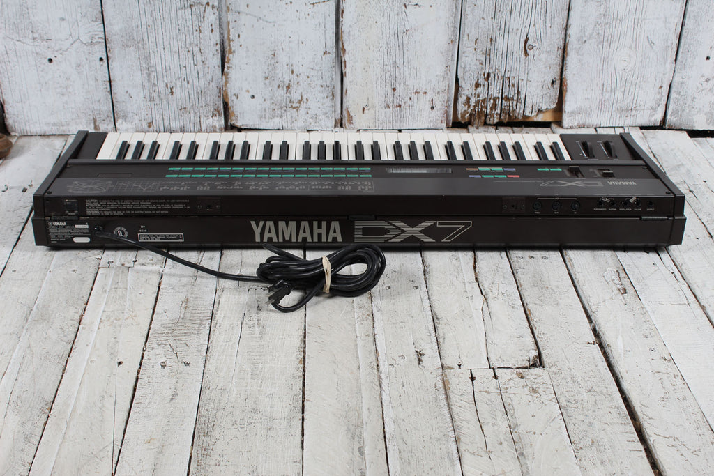 Yamaha Vintage 1980s DX7 Digital Synthesizer 61 Key Keyboard with Case & Manuals