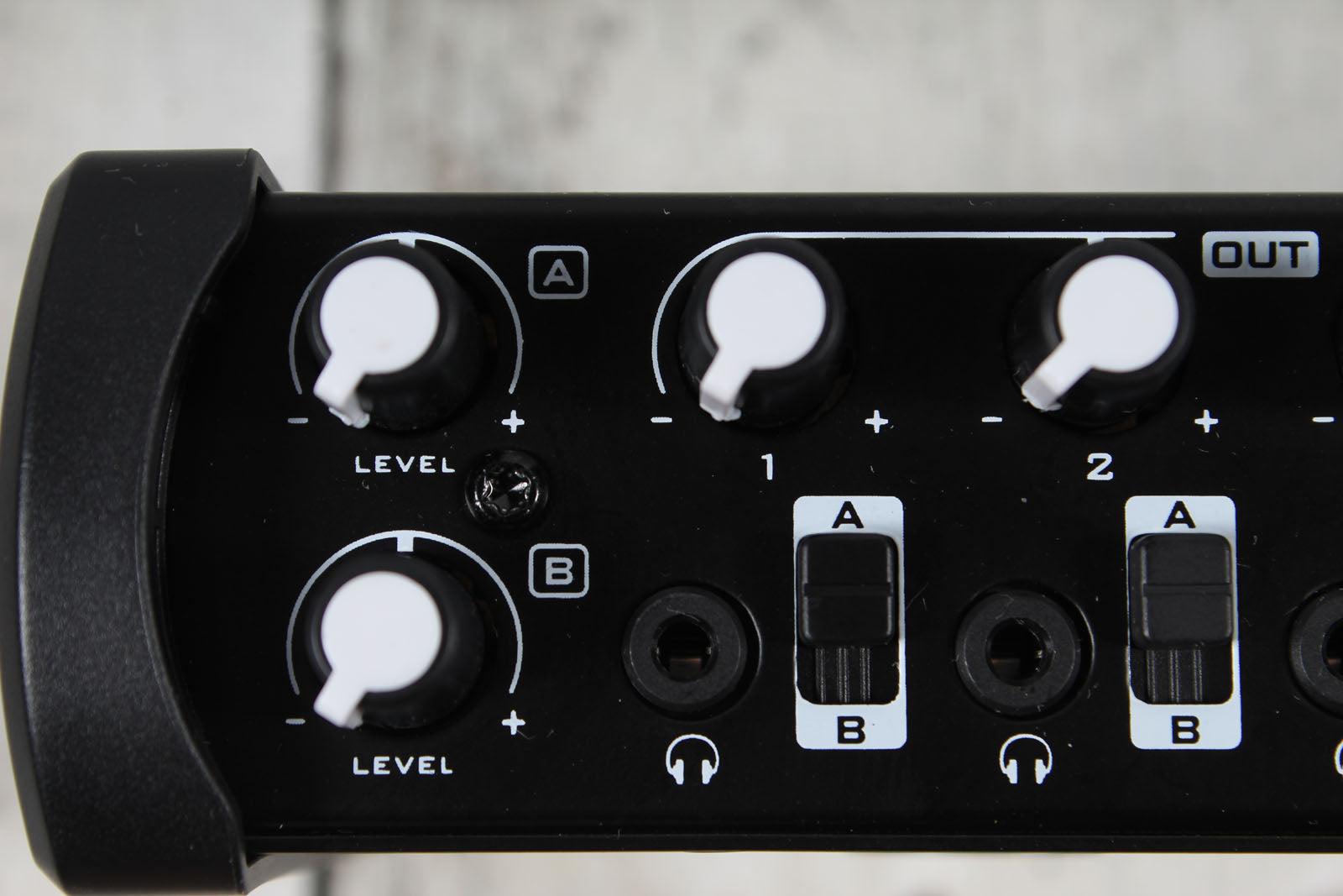 Sterling Audio SHA4 Professional Headphone Amplifier 4 Channel Headphone Amp