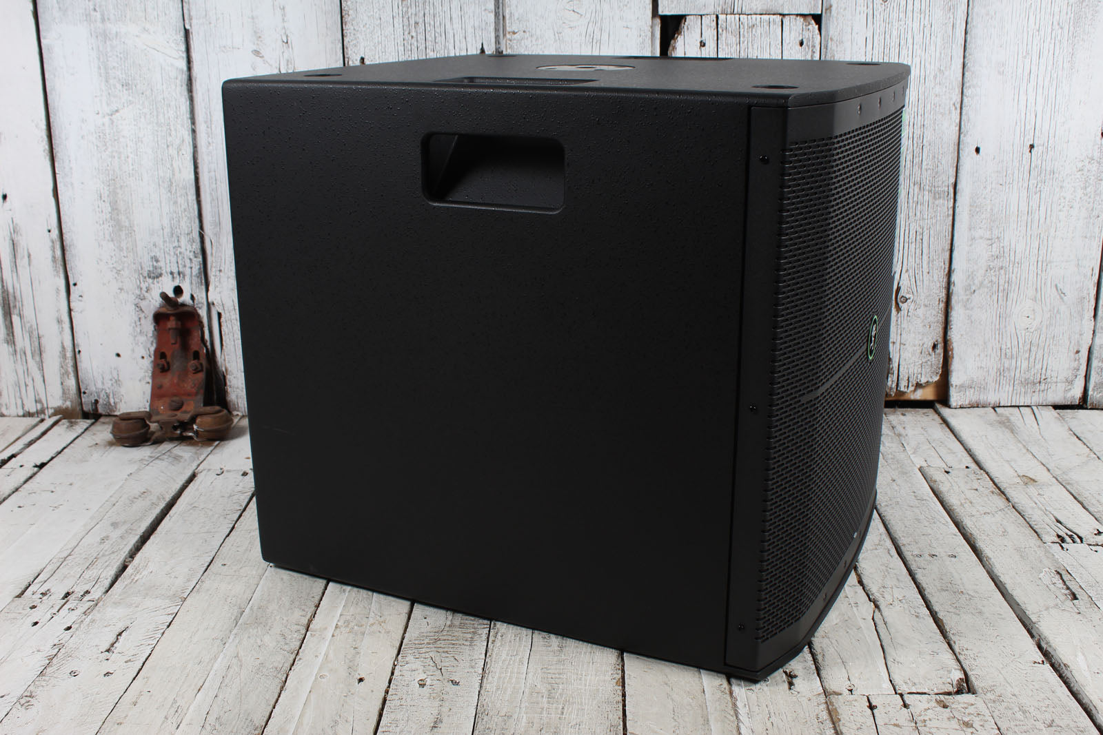 Mackie Thump118S Powered Subwoofer 1400 Watt 18 Inch Powered Subwoofer