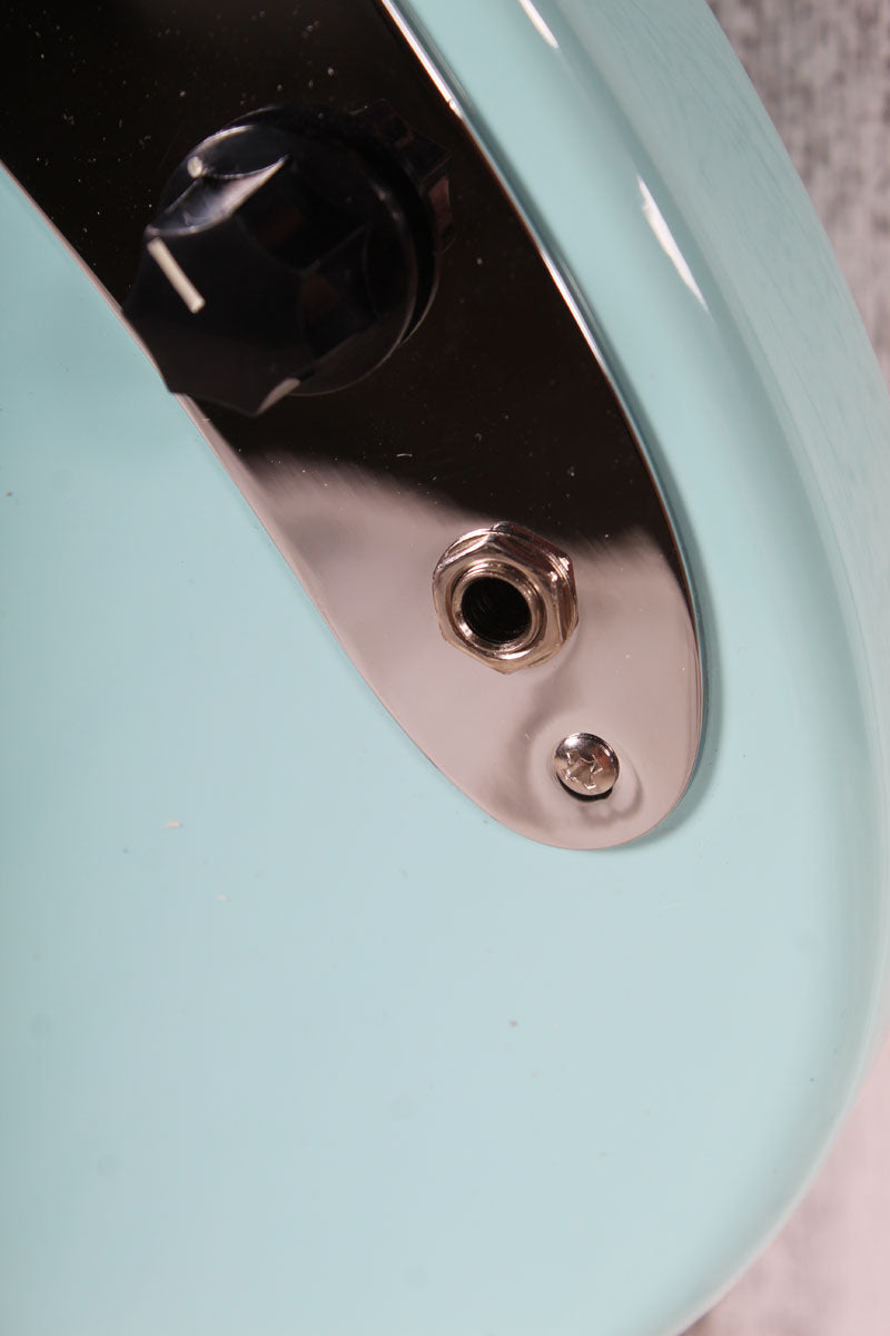Squier Sonic Mustang Solid Body Electric Guitar Daphne Blue Finish