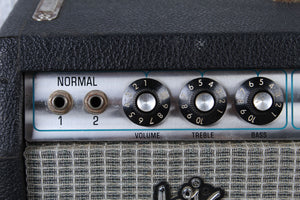 Fender Vintage 1976 "Silverface" Deluxe Reverb Electric Guitar Combo Amplifier