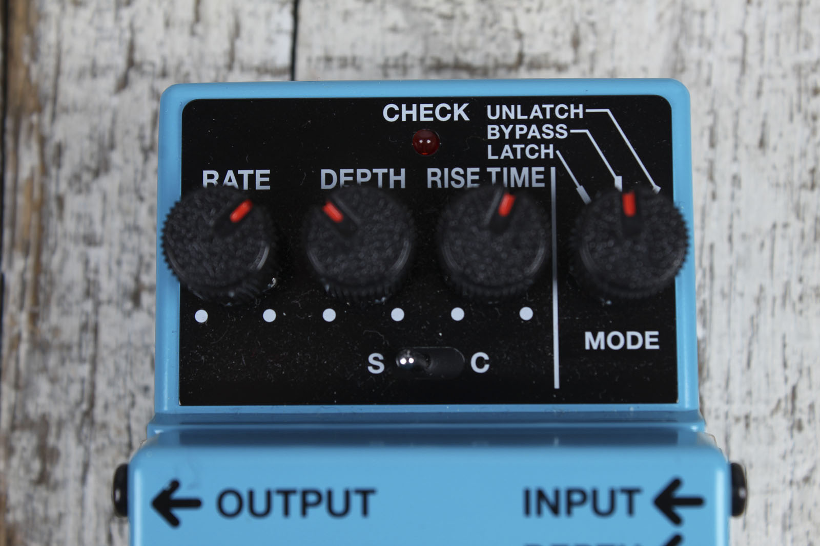 BOSS VB-2W Waza Craft Vibrato Effects Pedal Electric Guitar Vibrato Effect Pedal