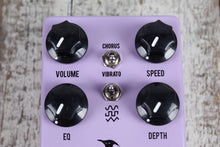 Load image into Gallery viewer, JHS Emperor V2 Chorus and Vibrato Electric Guitar Effects Pedal with Tap Tempo