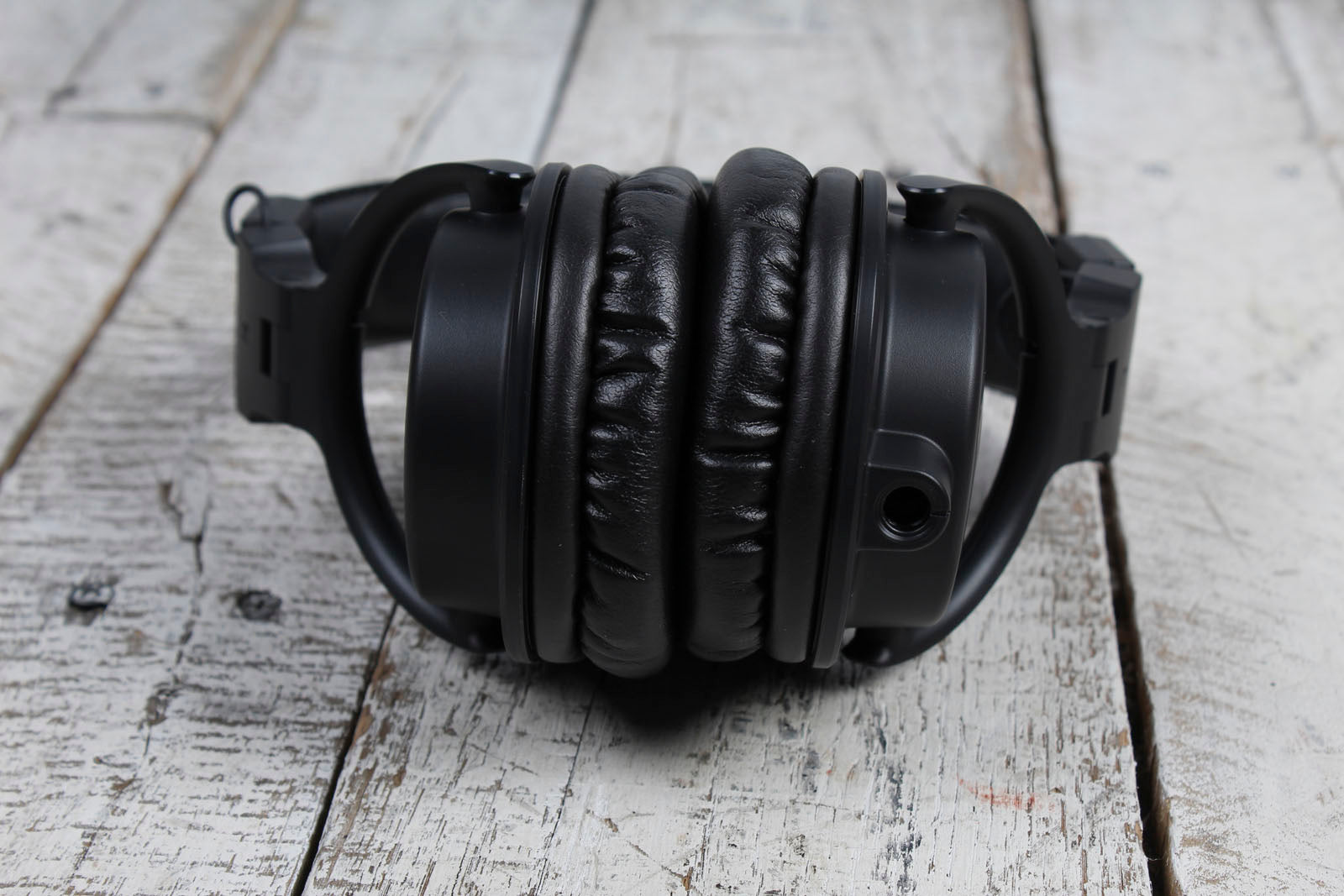Yamaha HPH-MT5 Closed Back Studio Monitor Headphones Black with Carrying Bag