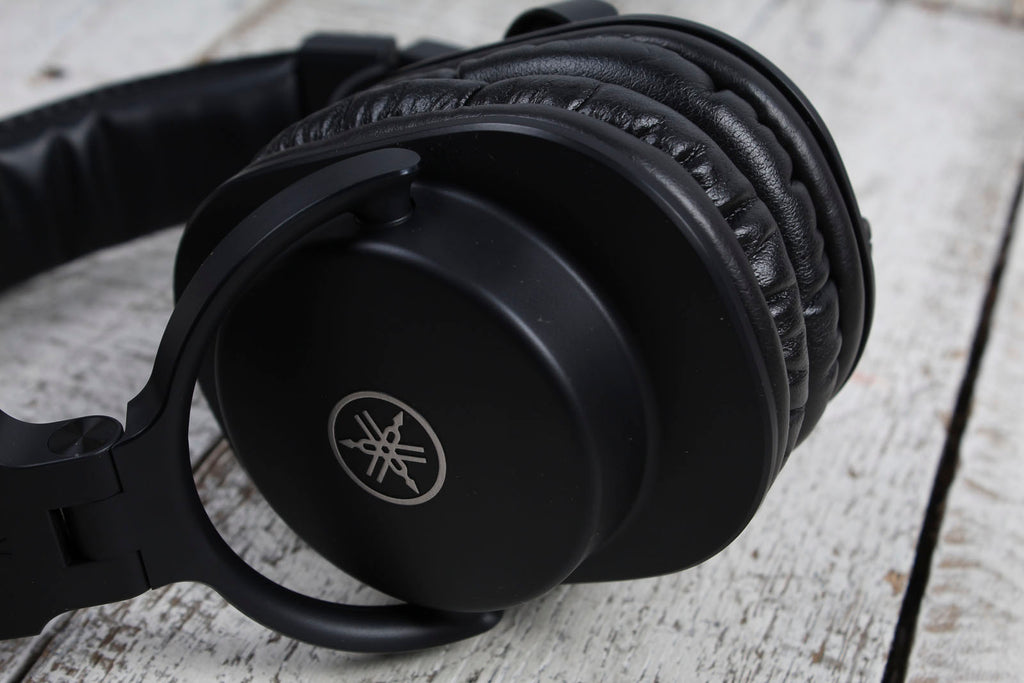 Yamaha HPH-MT5 Closed Back Studio Monitor Headphones Black with Carrying Bag