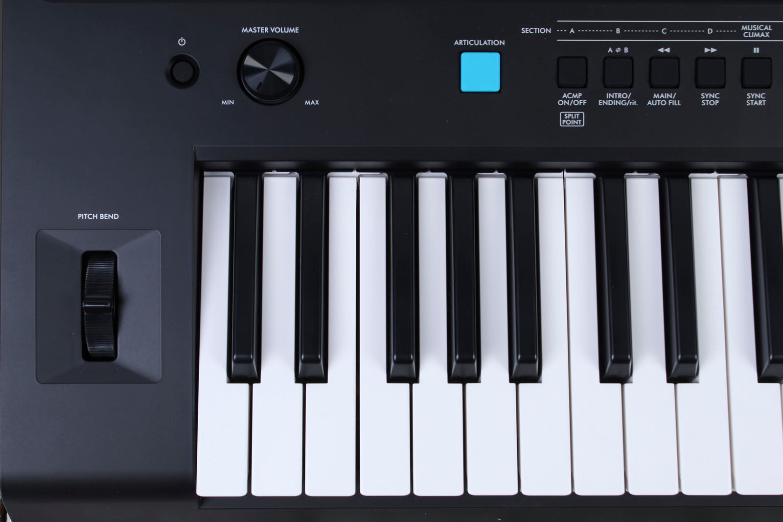 Yamaha PSR-E473 61 Key Portable Keyboard with 820 Voices and Pitch Bend with Power Supply
