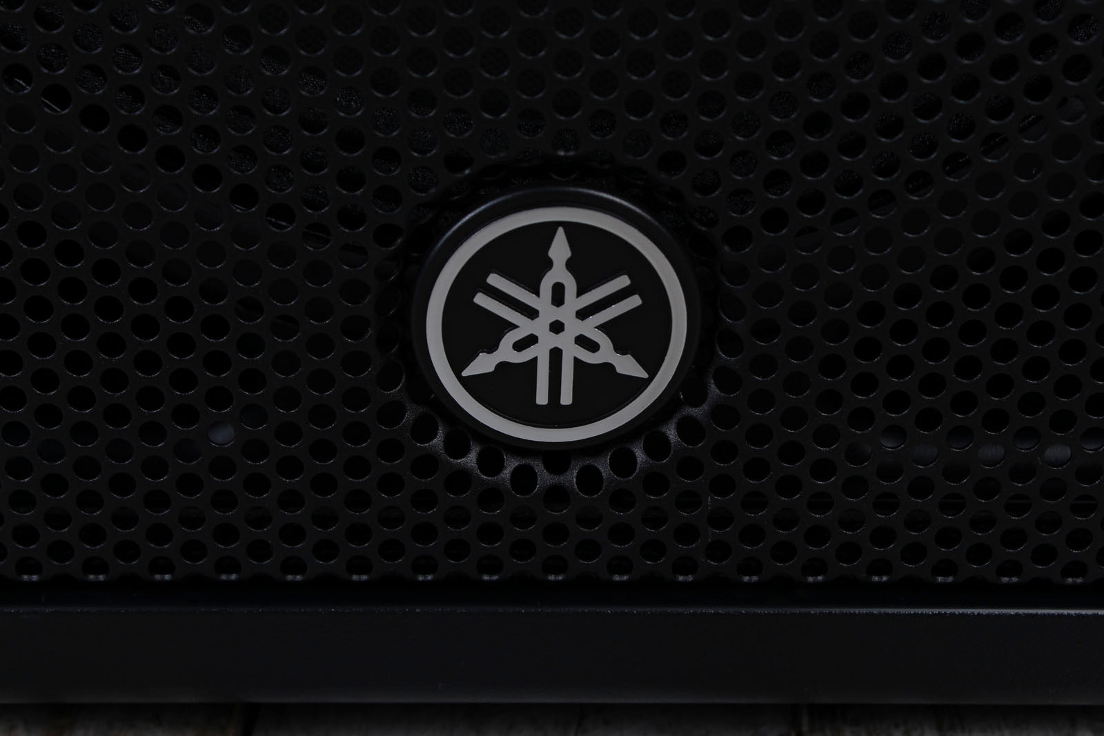 Yamaha DBR10 10 Inch 2 Way Bi Amp Powered Loudspeaker 700 Watt Active Speaker