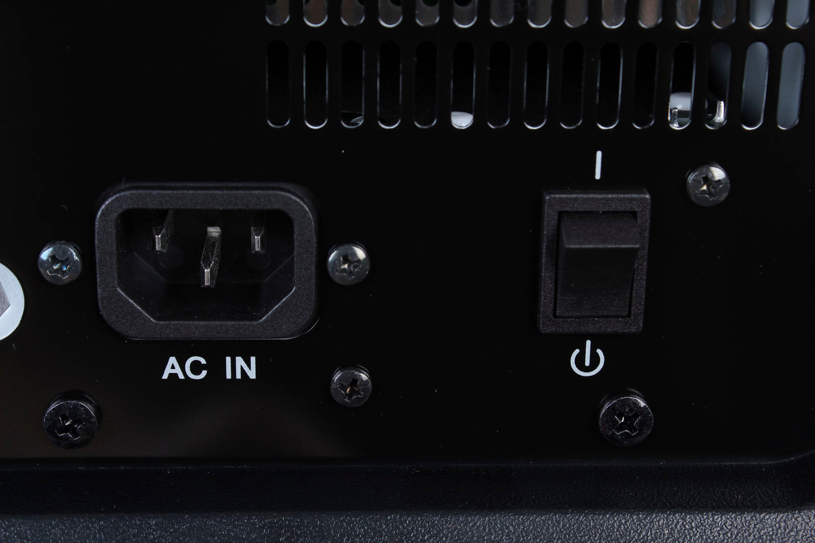 Yamaha DBR10 10 Inch 2 Way Bi Amp Powered Loudspeaker 700 Watt Active Speaker