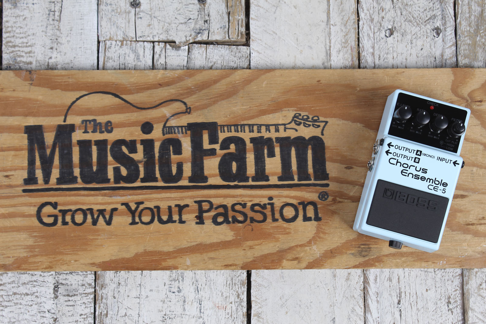 Boss CE-5 Stereo Chorus Ensemble Pedal Electric Guitar Chorus Effects Pedal