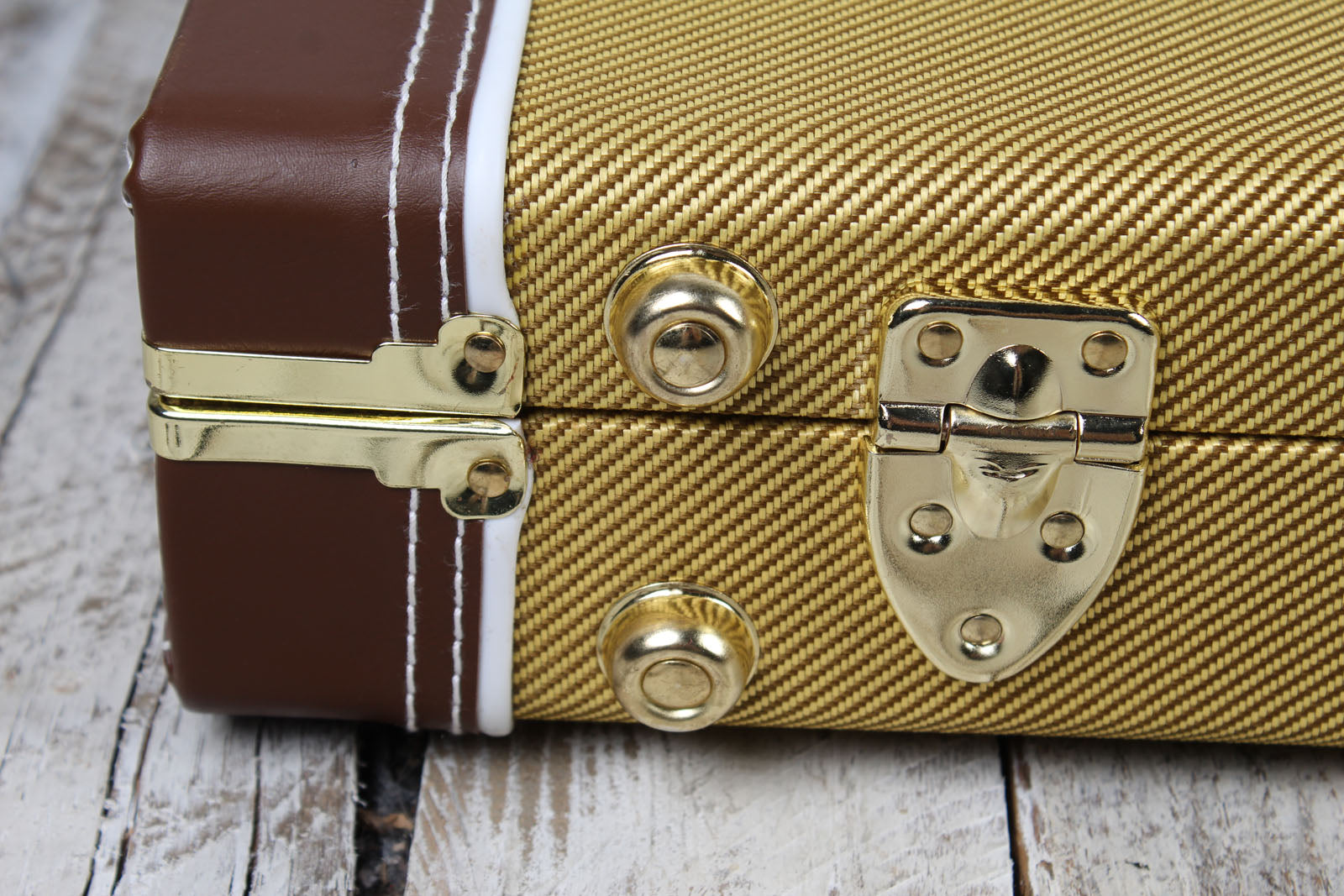 Fender Classic Series Wood Case for Precision Bass or Jazz Bass Tweed