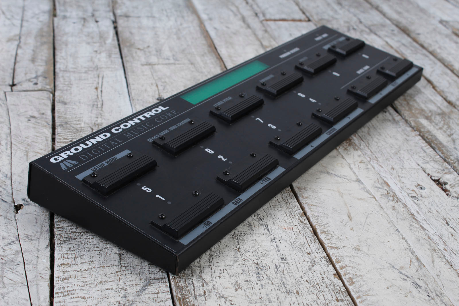 Digital Music Corp Ground Control Programmable MIDI Foot Controller with Power Supply