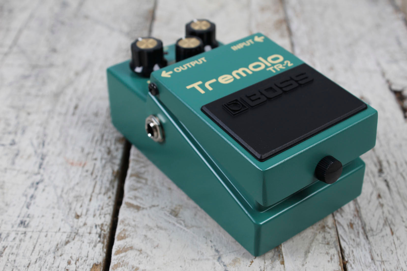Boss TR-2 Tremolo Pedal Electric Guitar Effects Pedal Vintage Tremolo Effects