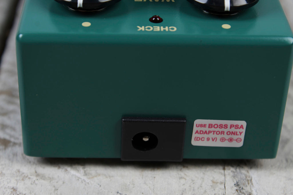 Boss TR-2 Tremolo Pedal Electric Guitar Effects Pedal Vintage Tremolo Effects